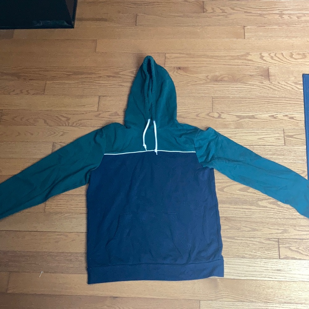 Navy and green old navy sweatshirt